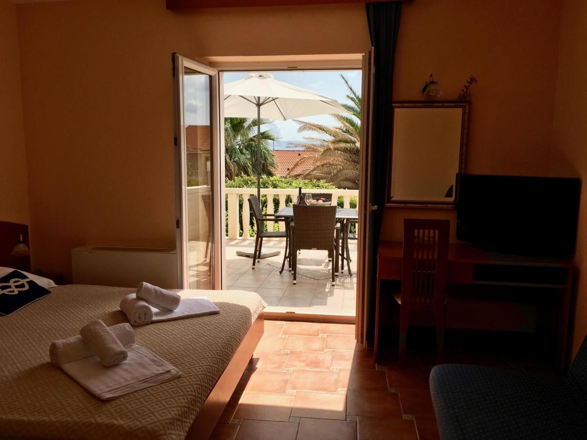 Apartments Villa Jadranka Adults Only Bol Extérieur photo