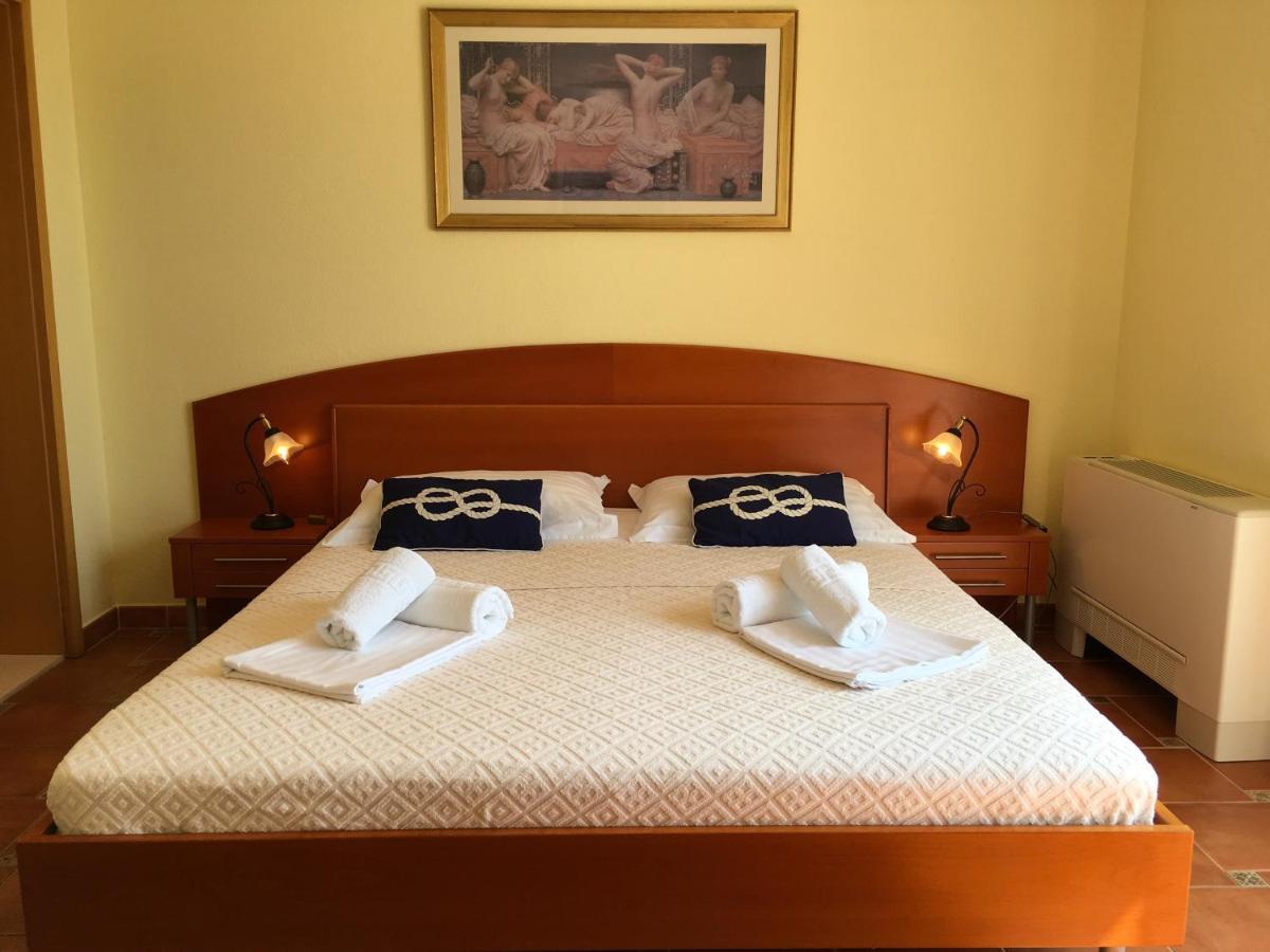 Apartments Villa Jadranka Adults Only Bol Extérieur photo