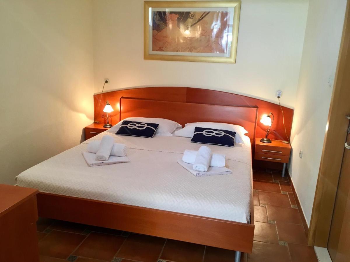 Apartments Villa Jadranka Adults Only Bol Extérieur photo