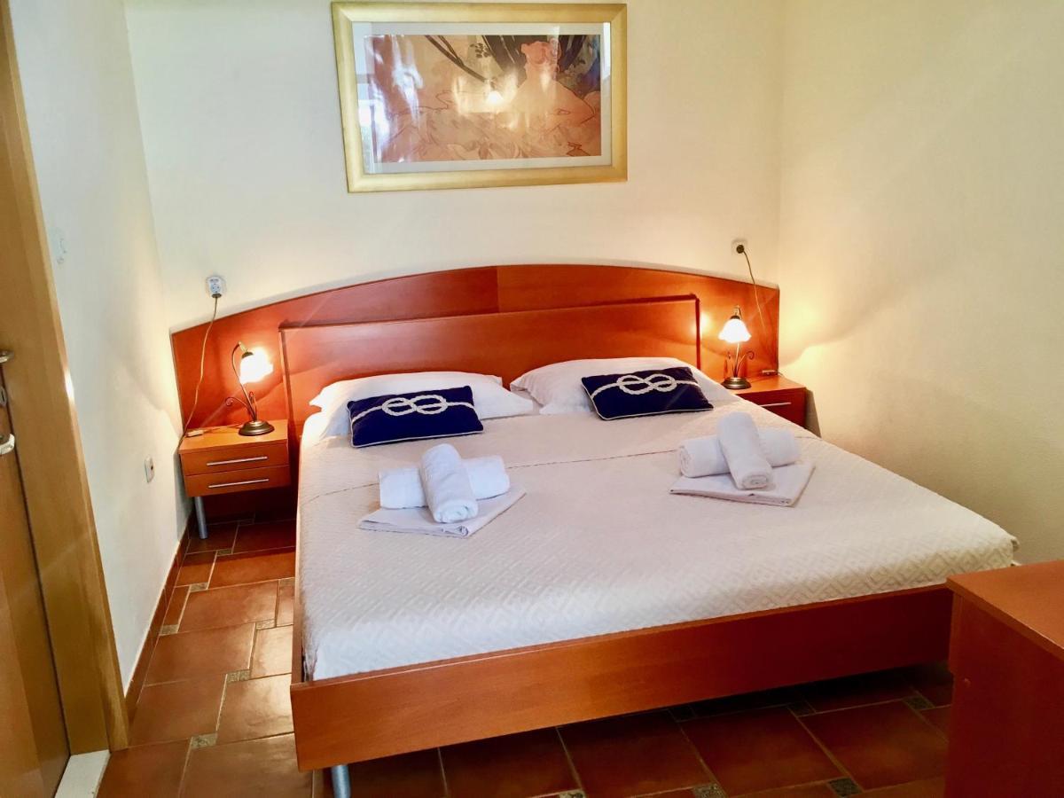 Apartments Villa Jadranka Adults Only Bol Extérieur photo